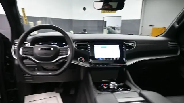 2023 Jeep Wagoneer Carbide