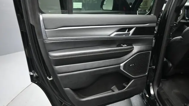 2023 Jeep Wagoneer Carbide