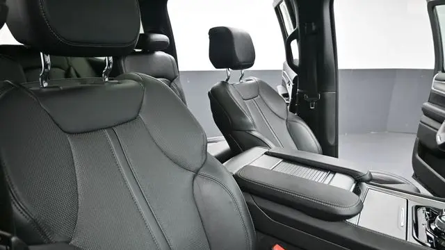 2023 Jeep Wagoneer Carbide