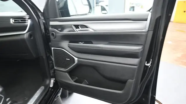 2023 Jeep Wagoneer Carbide