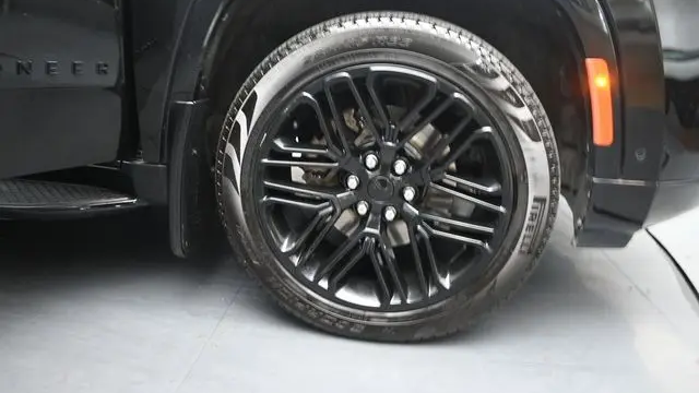 2023 Jeep Wagoneer Carbide