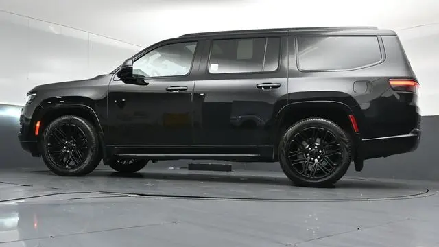 2023 Jeep Wagoneer Carbide