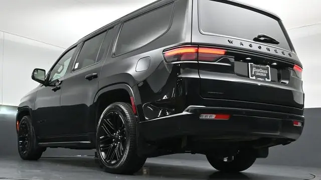 2023 Jeep Wagoneer Carbide