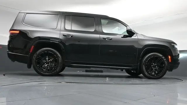 2023 Jeep Wagoneer Carbide
