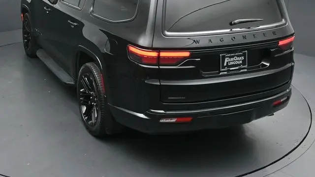 2023 Jeep Wagoneer Carbide