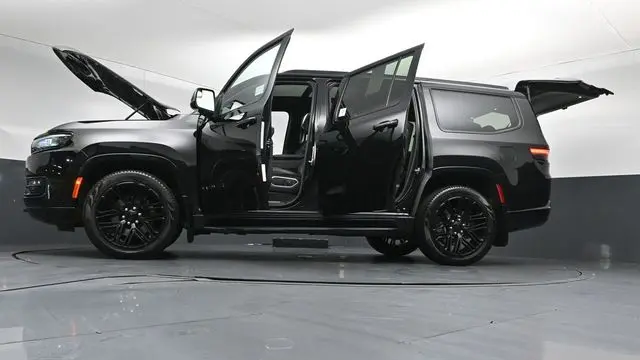2023 Jeep Wagoneer Carbide