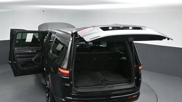 2023 Jeep Wagoneer Carbide