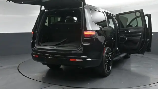 2023 Jeep Wagoneer Carbide