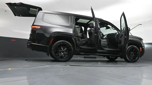 2023 Jeep Wagoneer Carbide