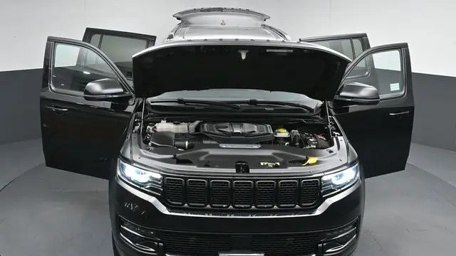 2023 Jeep Wagoneer Carbide
