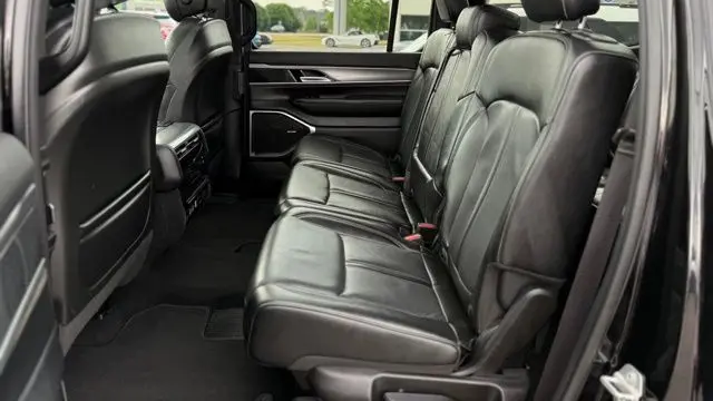 2024 Jeep Wagoneer Carbide