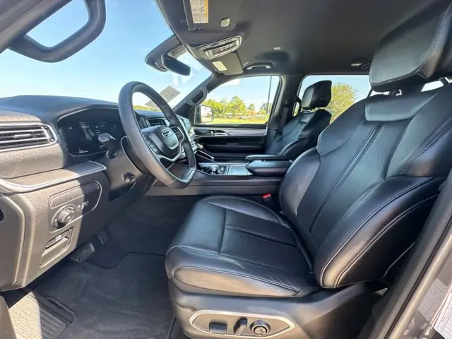 2025 Jeep Wagoneer - $43,700