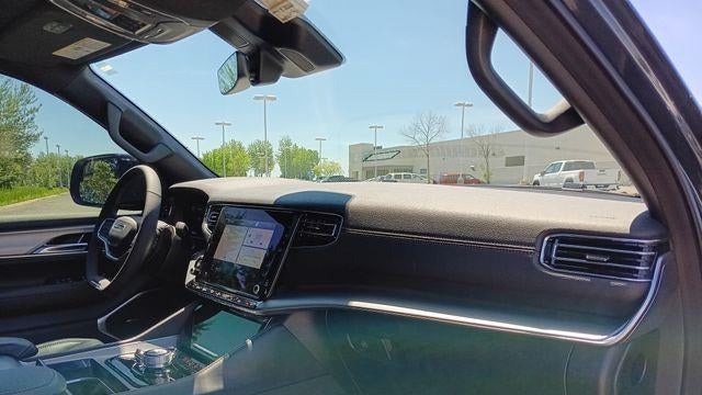 2023 Jeep Wagoneer Carbide