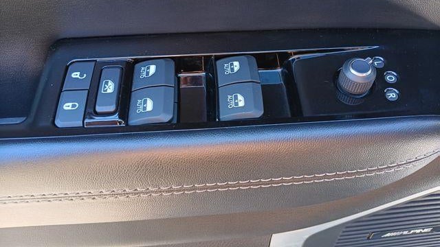 2023 Jeep Wagoneer Carbide