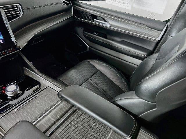 2024 Jeep Wagoneer - $33,800