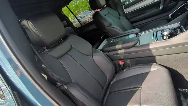 2026 Jeep Grand Wagoneer Limited Reserve