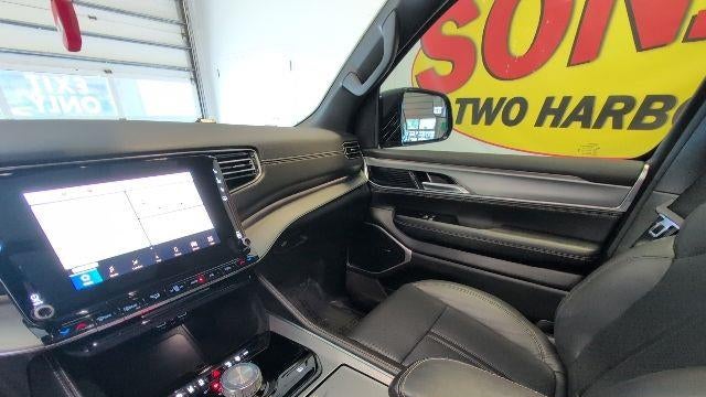 2023 Jeep Wagoneer Carbide