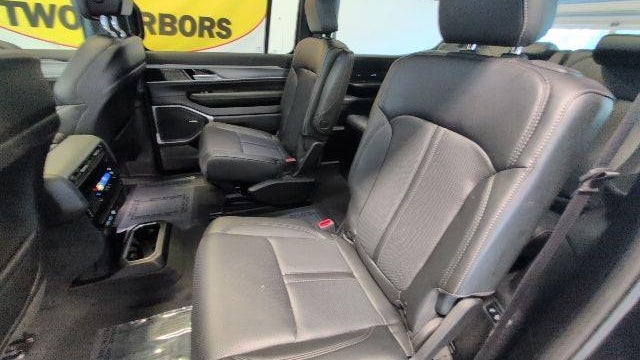 2023 Jeep Wagoneer Carbide