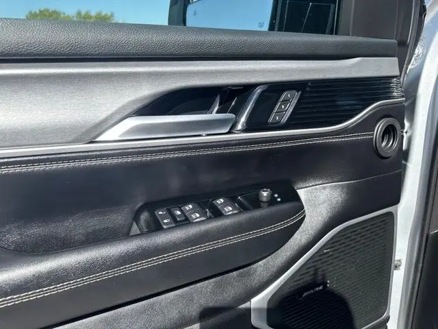 2025 Jeep Wagoneer - $44,700