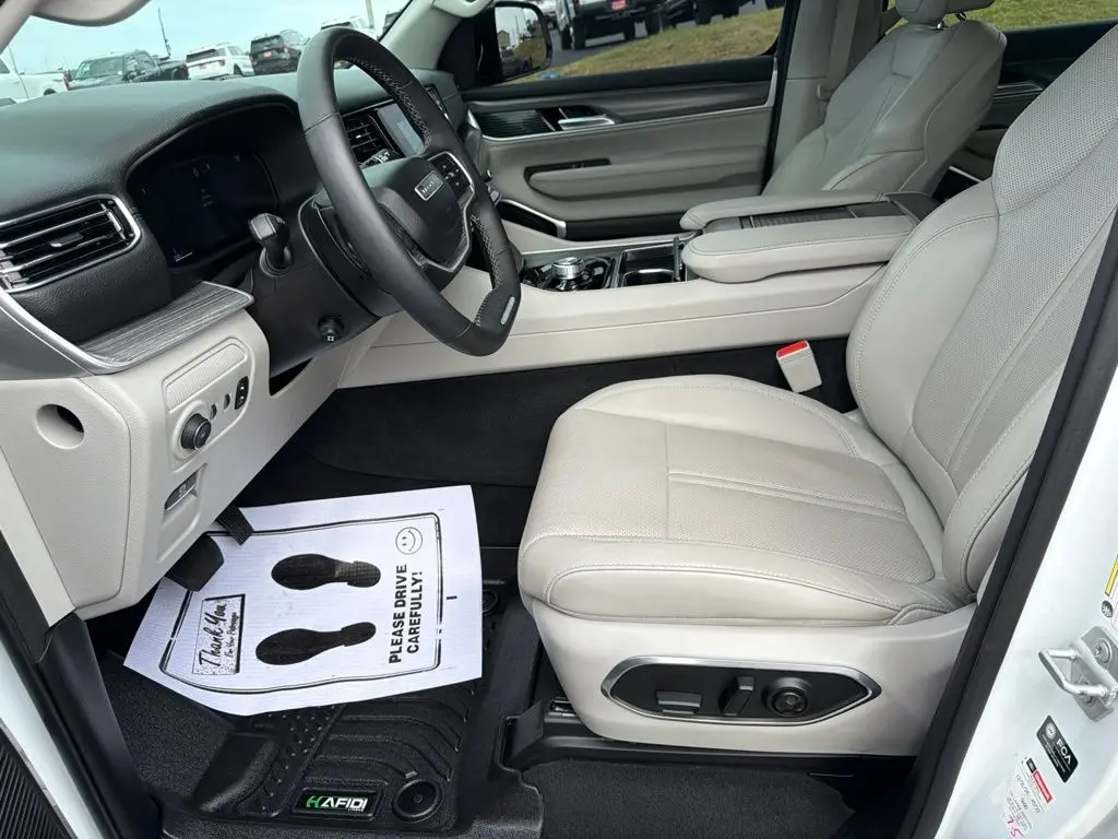 2024 Jeep Wagoneer - $39,444