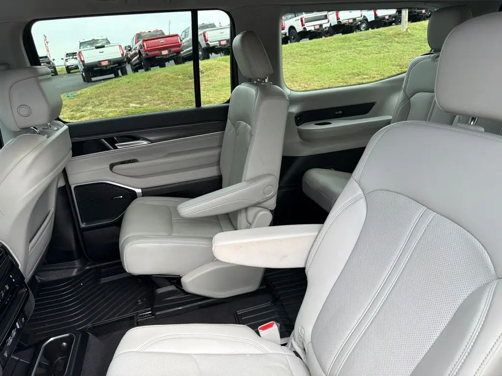 2024 Jeep Wagoneer - $39,444