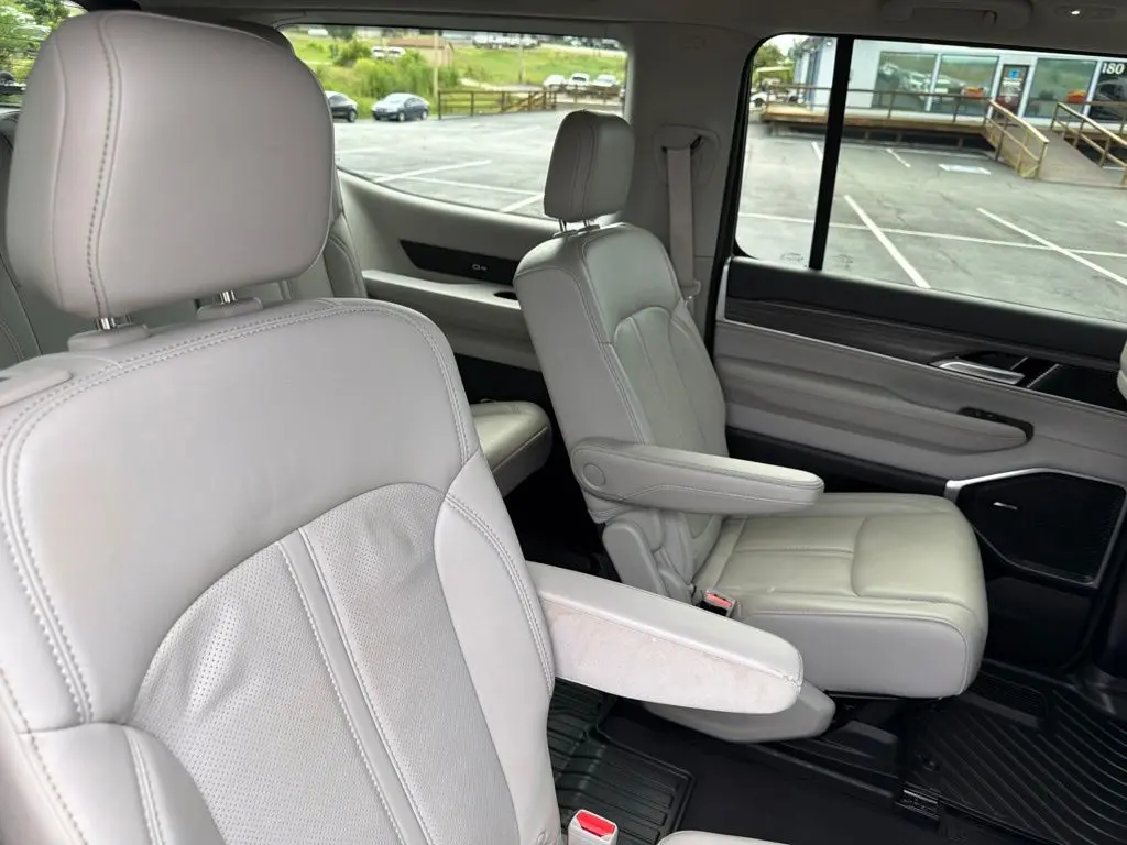 2024 Jeep Wagoneer - $39,444