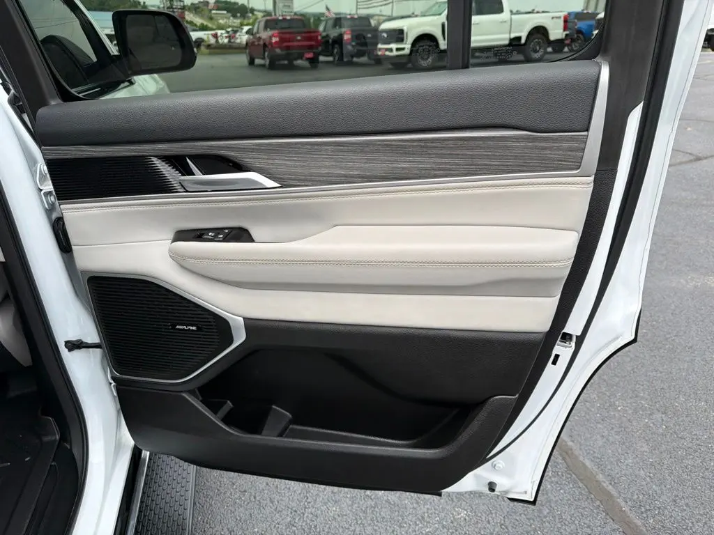 2024 Jeep Wagoneer - $39,444