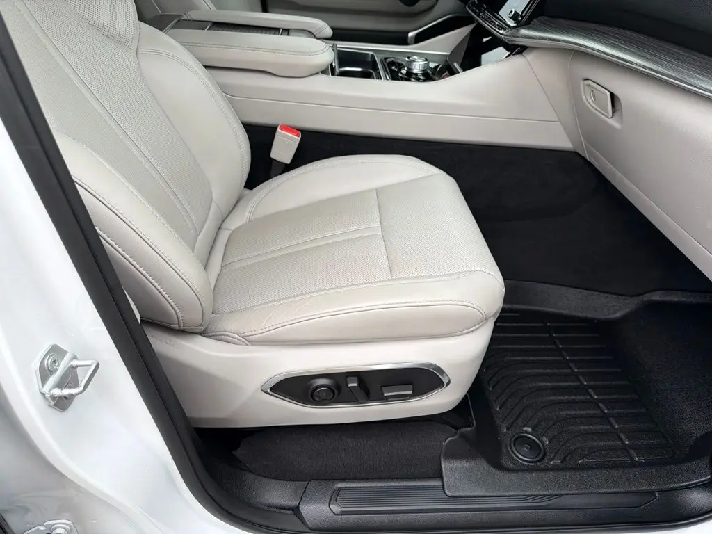 2024 Jeep Wagoneer - $39,444
