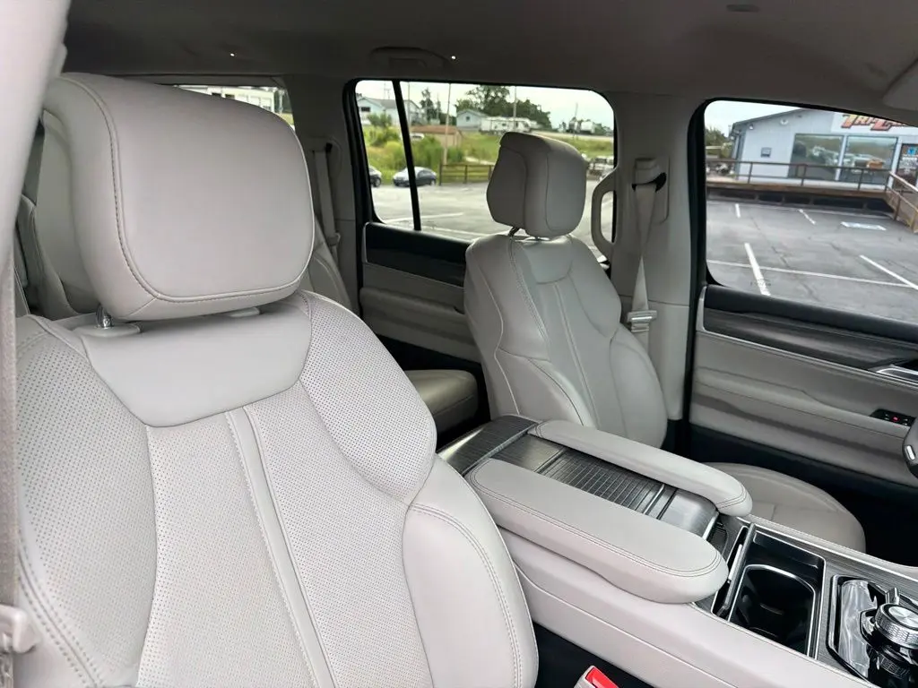 2024 Jeep Wagoneer - $39,444