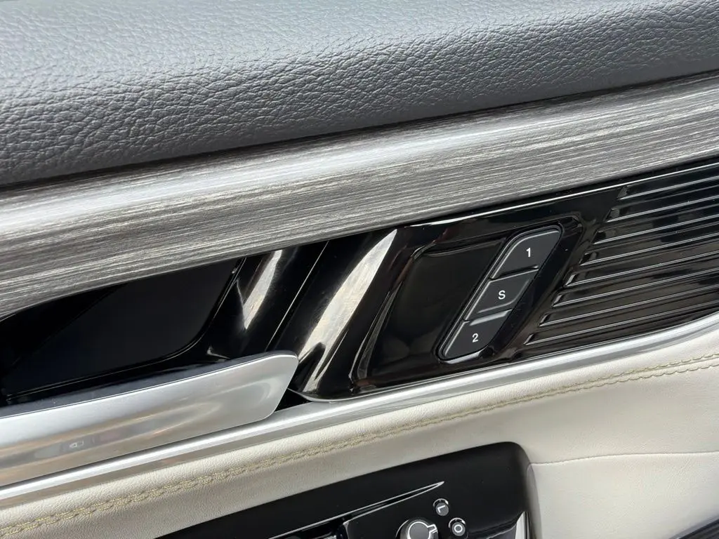 2024 Jeep Wagoneer - $39,444
