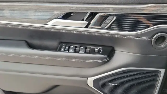 2022 Jeep Wagoneer Series II