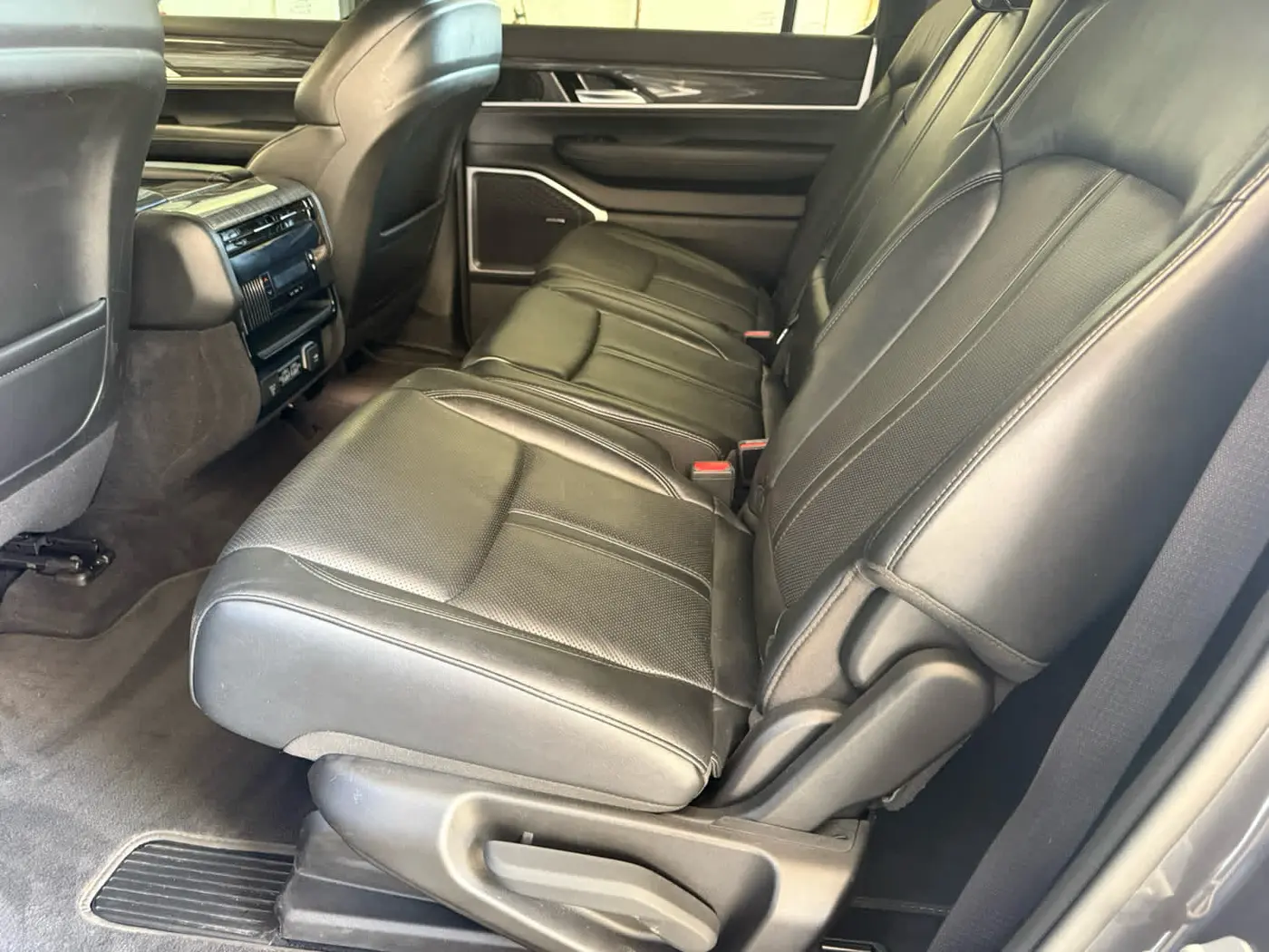 2022 Jeep Wagoneer - $33,900