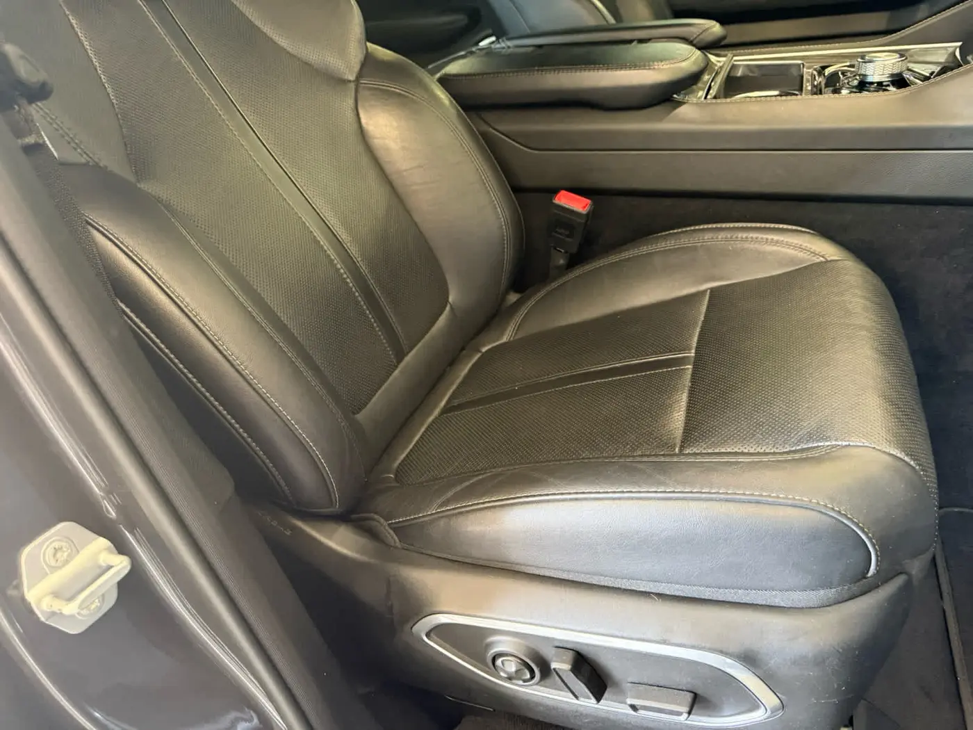 2022 Jeep Wagoneer - $33,900