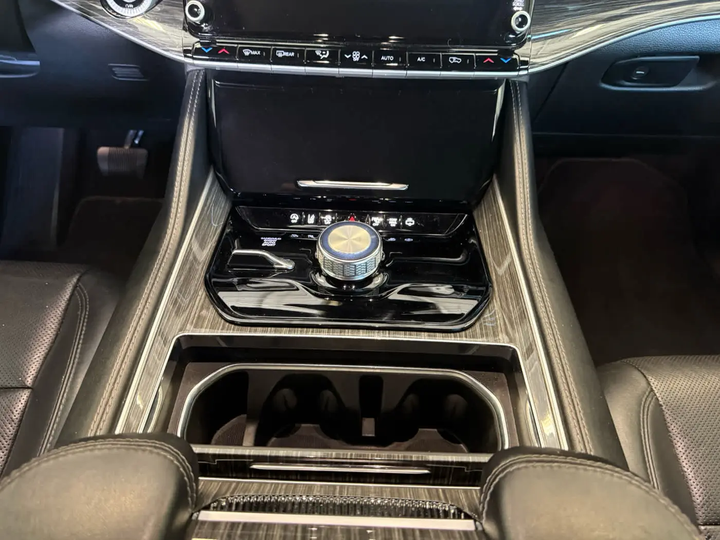 2022 Jeep Wagoneer - $33,900