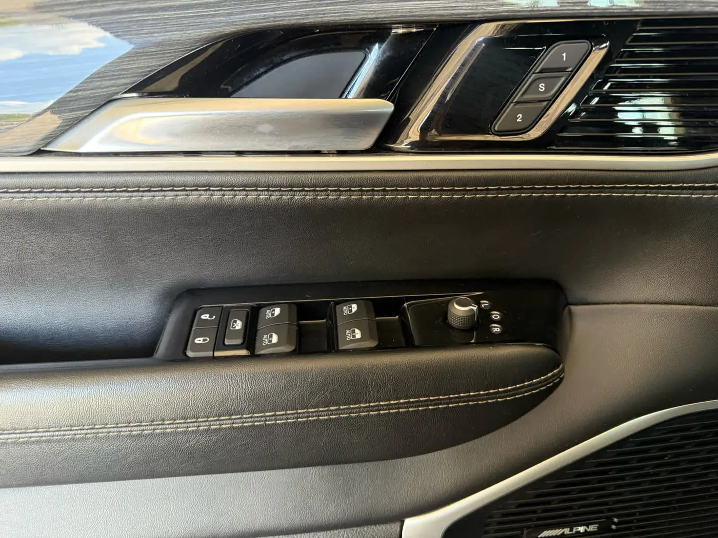 2022 Jeep Wagoneer - $33,900