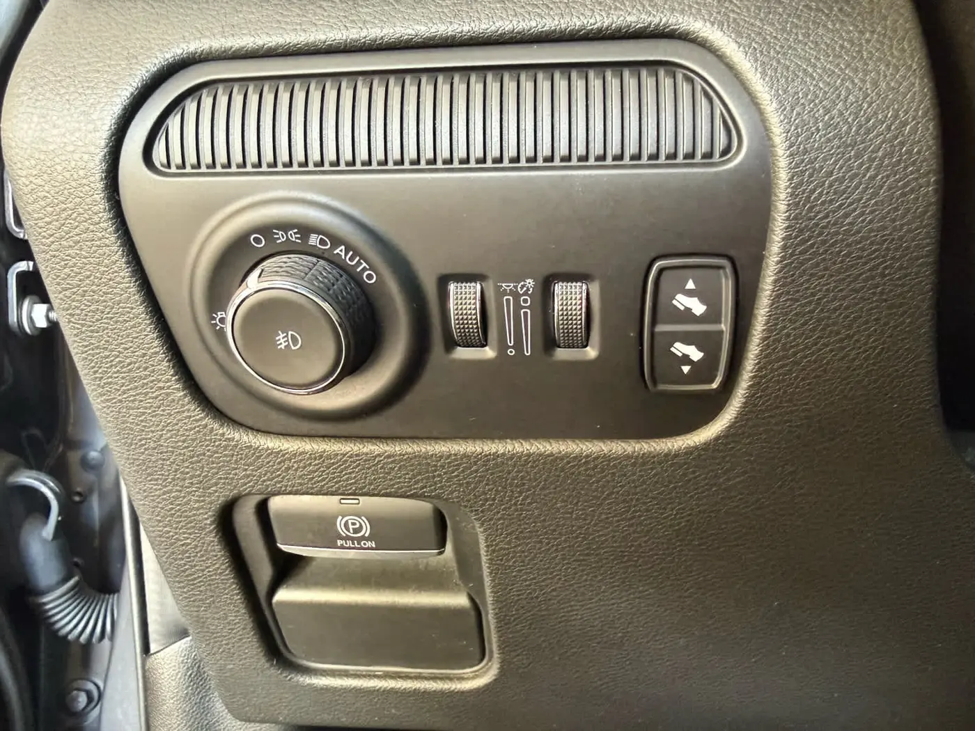 2022 Jeep Wagoneer - $33,900