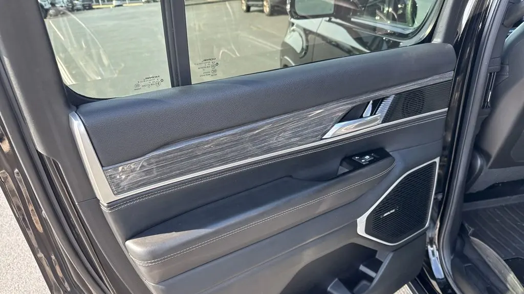 2022 Jeep Wagoneer Series II Carbide
