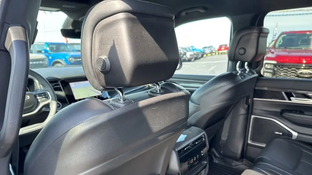 2022 Jeep Wagoneer Series II Carbide