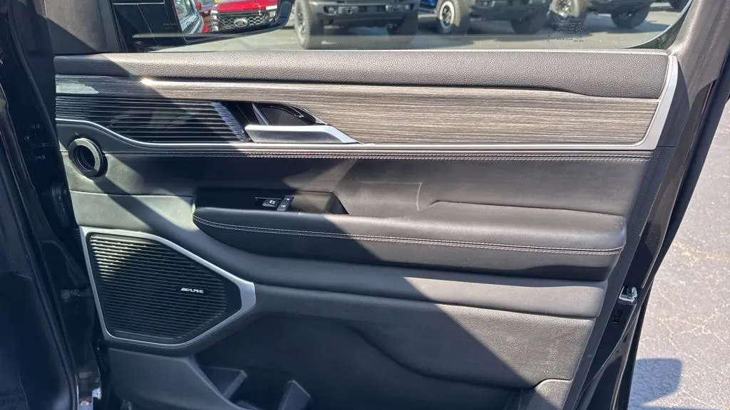 2022 Jeep Wagoneer Series II Carbide