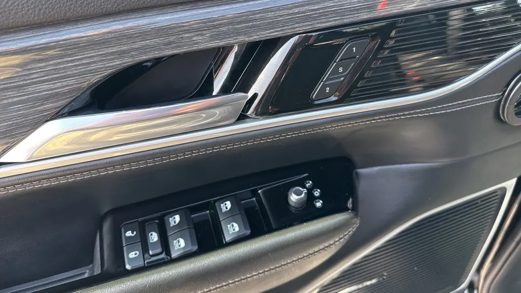 2022 Jeep Wagoneer Series II Carbide