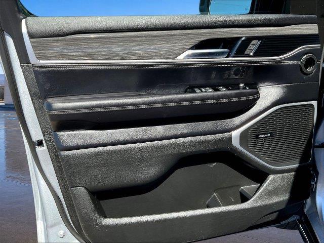 2022 Jeep Wagoneer - $34,999