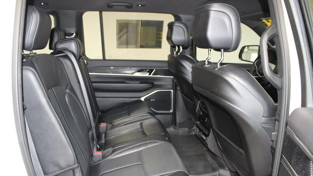 2022 Jeep Wagoneer Series II Carbide