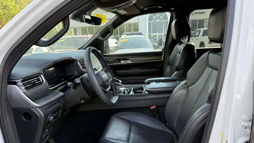 2023 Jeep Wagoneer Series III