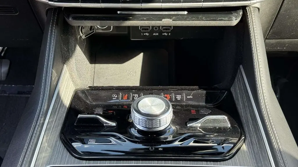 2023 Jeep Wagoneer Series III