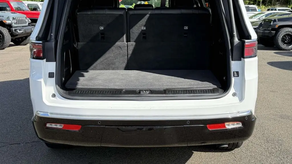 2023 Jeep Wagoneer Series III