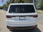 2023 Wagoneer Thumbnail 5
