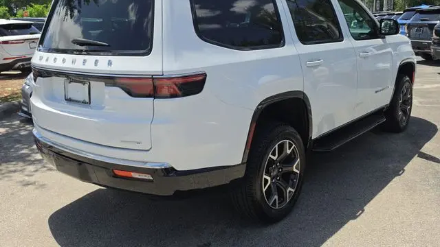 2023 Jeep Wagoneer Series III