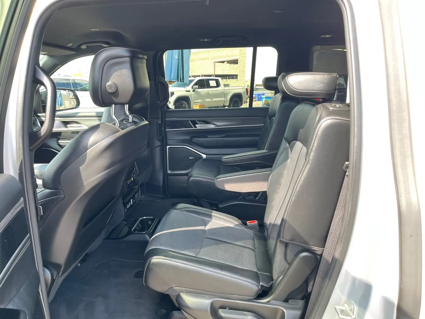 2024 Jeep Wagoneer