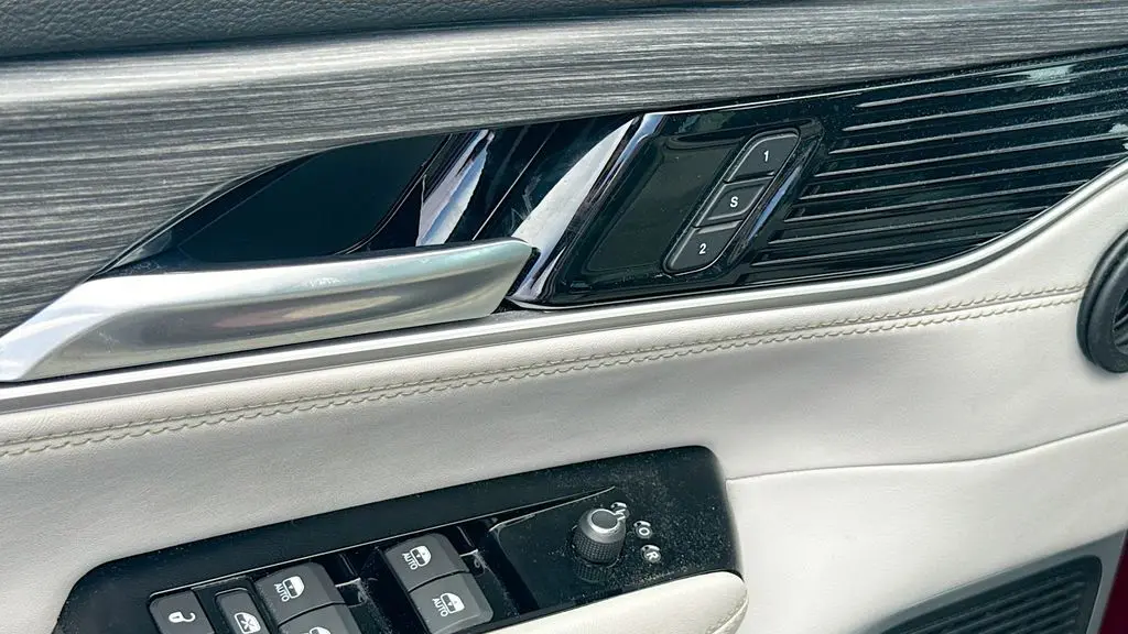 2023 Jeep Wagoneer Series III