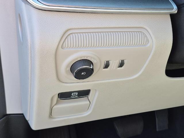 2025 Jeep Wagoneer - $57,995